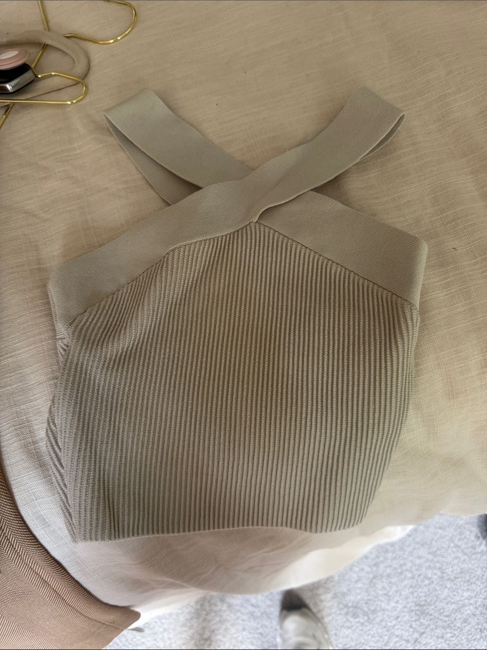 Aritzia XS Ribbed Cross-Back Knit Crop Top - Taupe